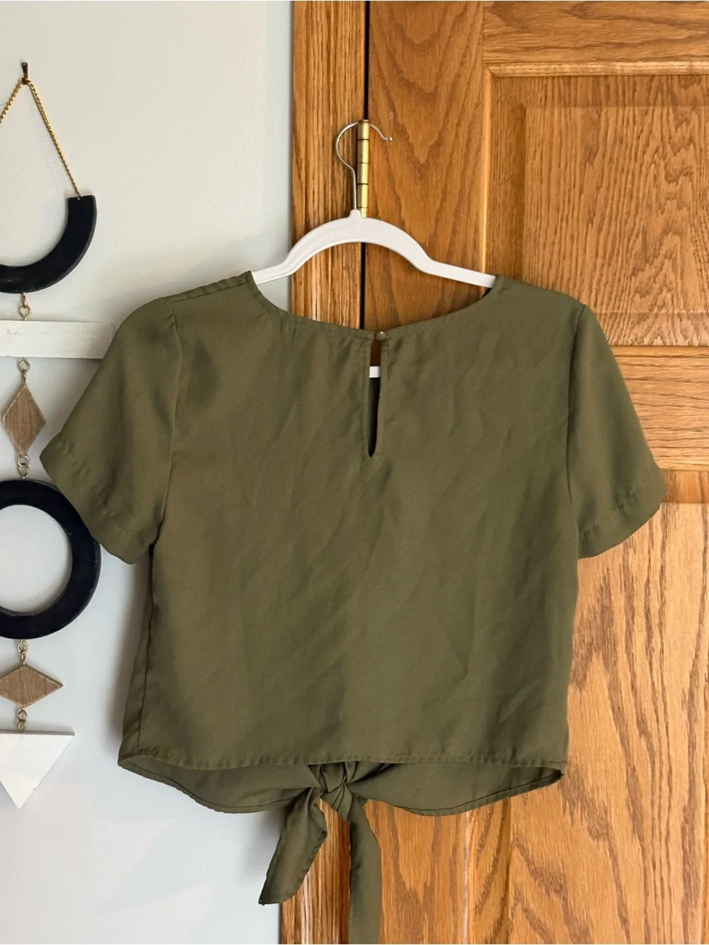 Forever 21 Olive Green Front-Tie Short Sleeve Crop Top